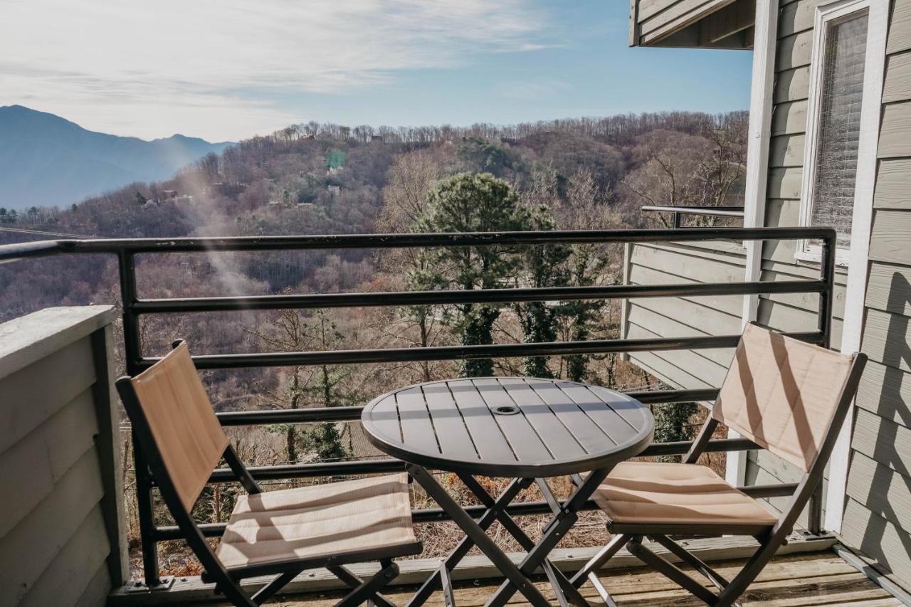 גטלינבורג Smoky Mountains Studio With Balcony מראה חיצוני תמונה